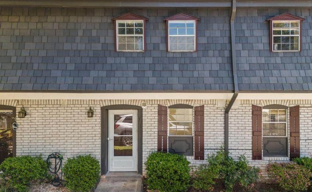 305 Stonecliff Court - Photo 1