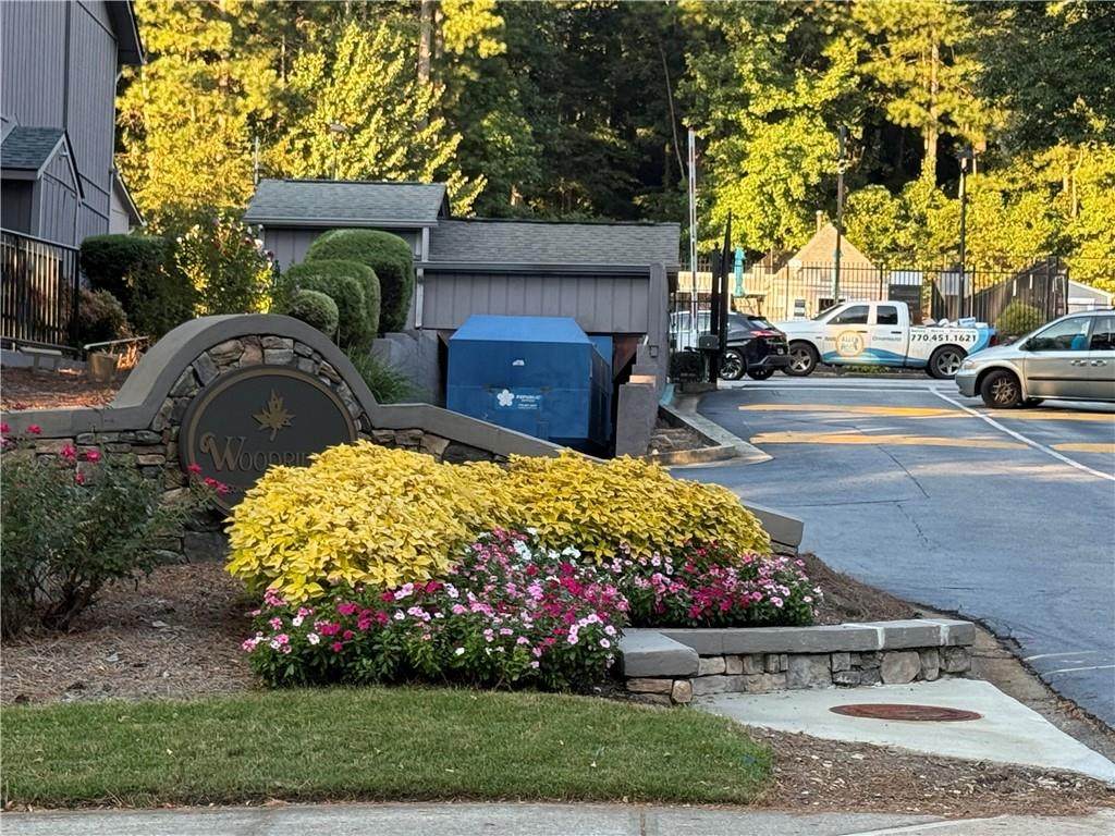 4005 Woodridge Way - Photo 1