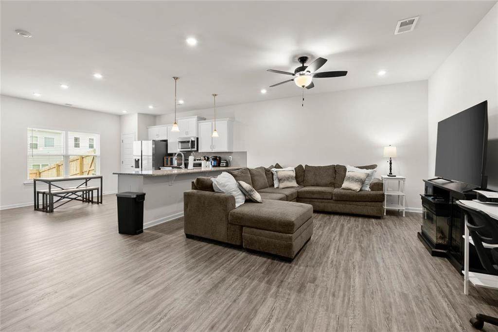 254 Pinnacle Way - Photo 1