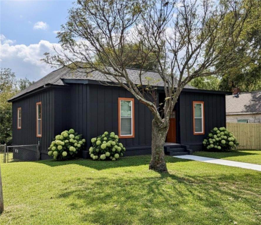 808 Center Street - Photo 1