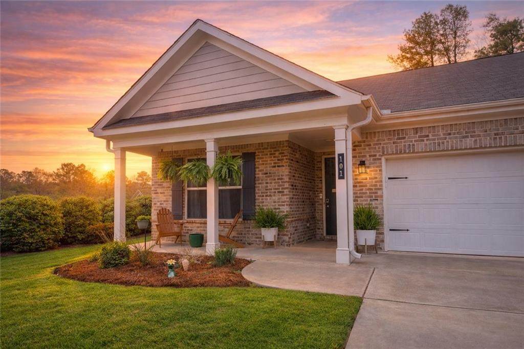 101 Rolling Hills Place - Photo 1