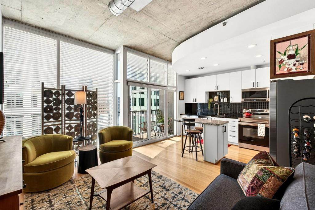 943 Peachtree Street - Photo 1