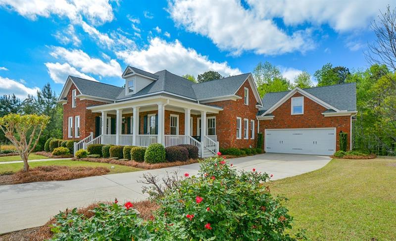 730 Clubside Drive - Photo 1