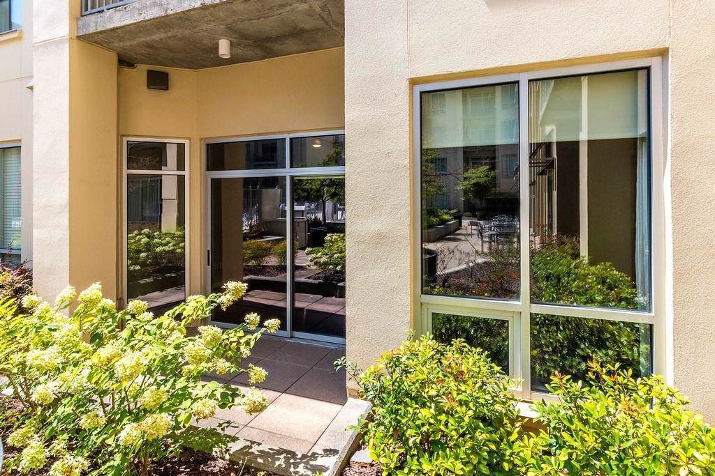 711 Cosmopolitan Drive - Photo 1