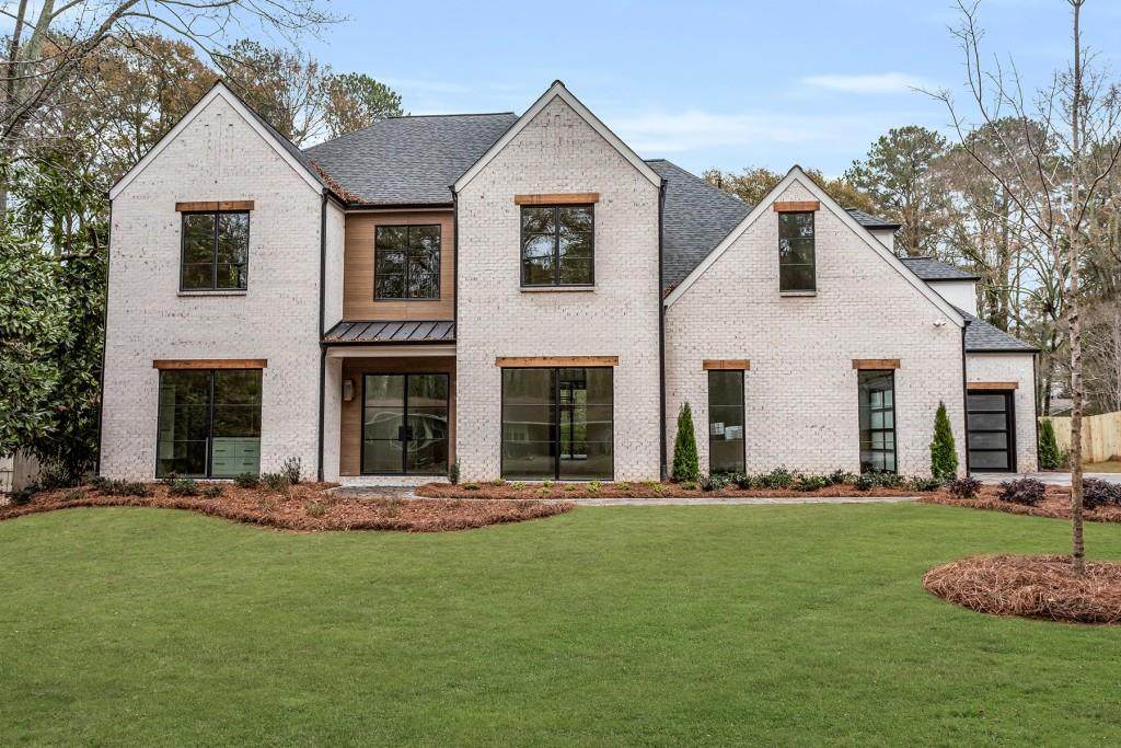 215 Pinetree Circle - Photo 1