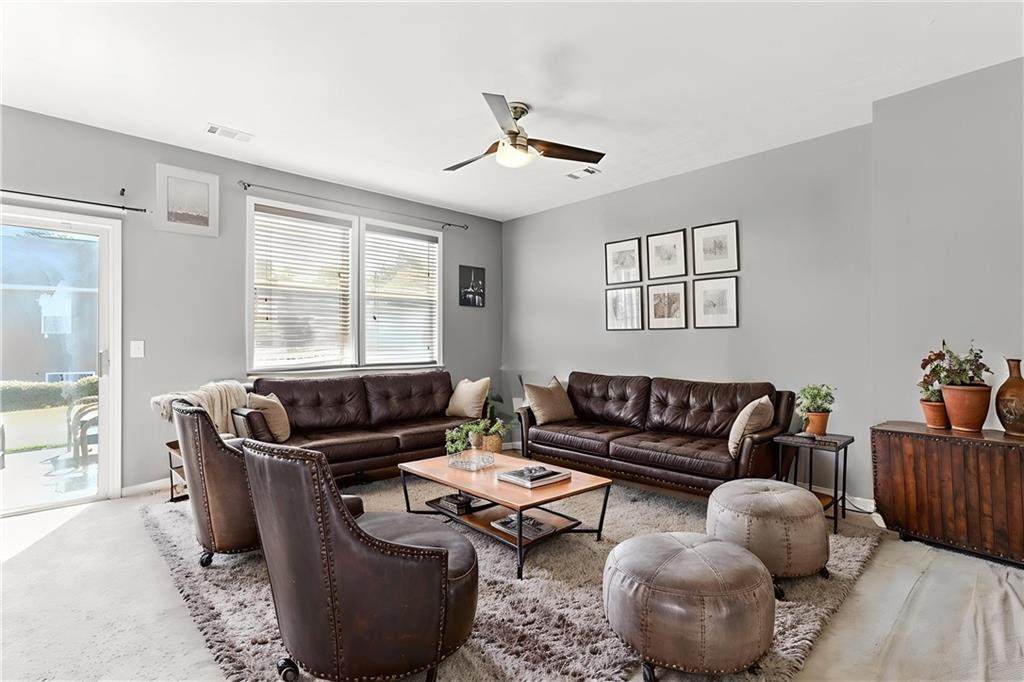 302 Oak Leaf Place - Photo 1