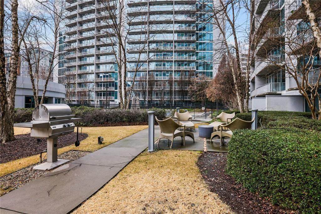 44 Peachtree Place - Photo 1