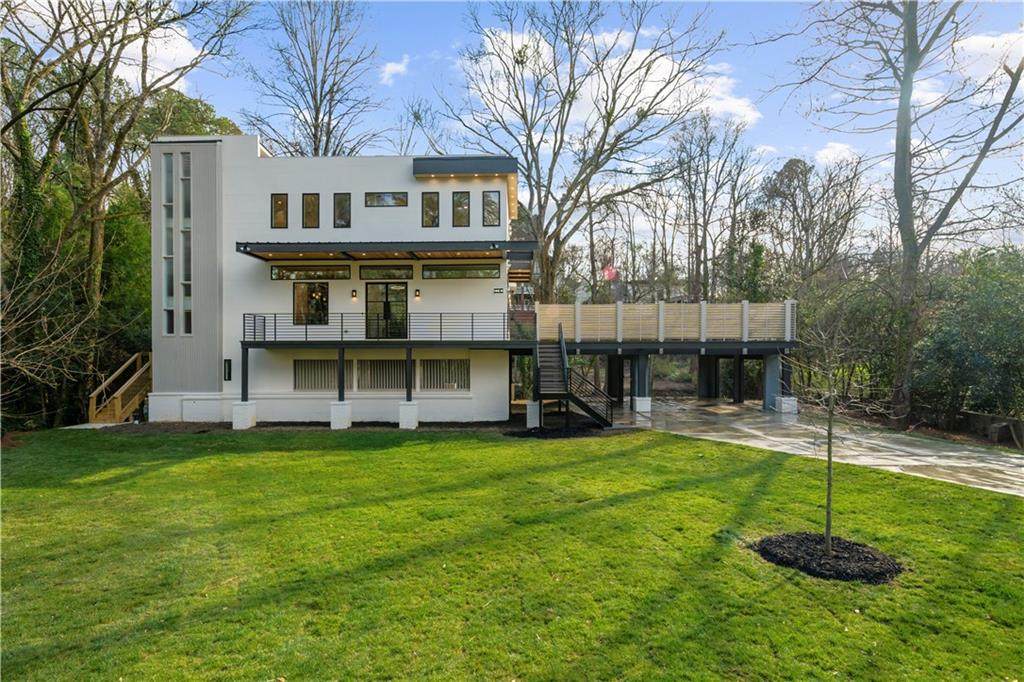 942 Peachtree Battle Circle - Photo 1