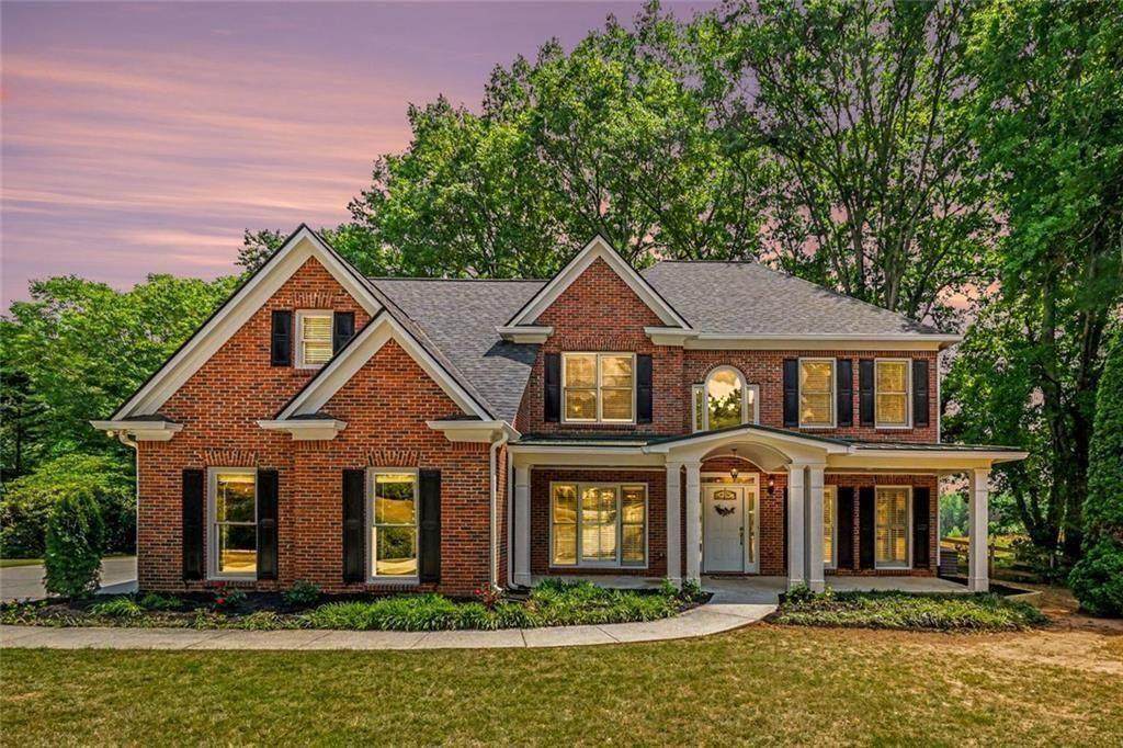 607 Crimsonwood Court - Photo 1