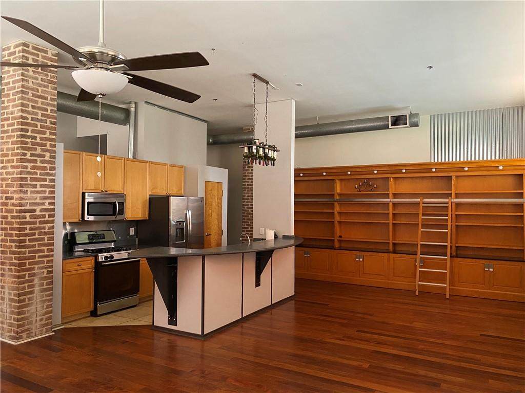 376 Nelson Street - Photo 1