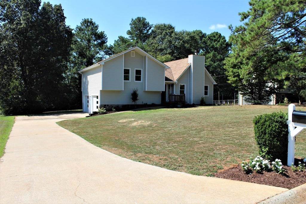 305 West Lane - Photo 1