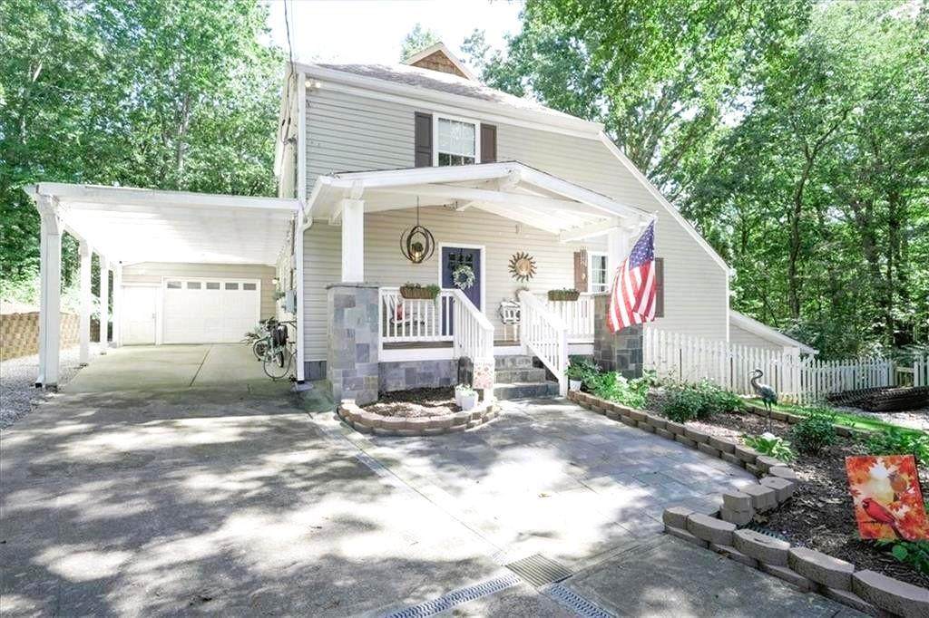 9050 Pine Tree Circle - Photo 1