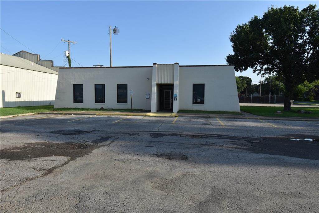 101 Quesenbury Avenue - Photo 1