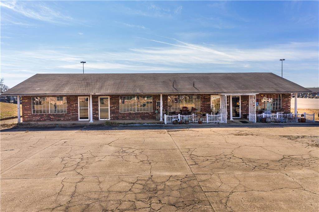 19 Sherwood Plaza - Photo 1