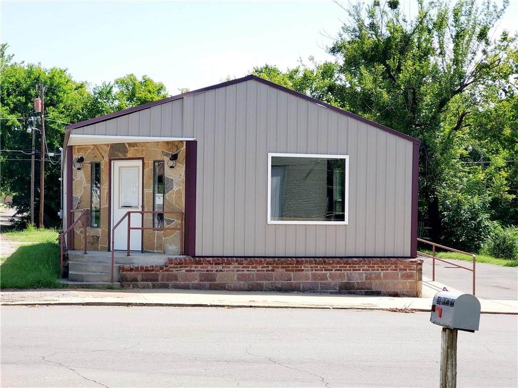 601 Dewey Avenue - Photo 1