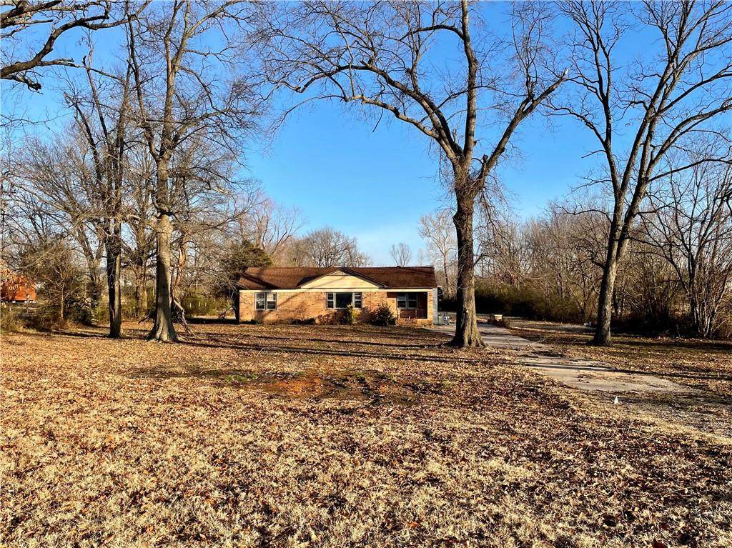105 Ray Fine Boulevard - Photo 1