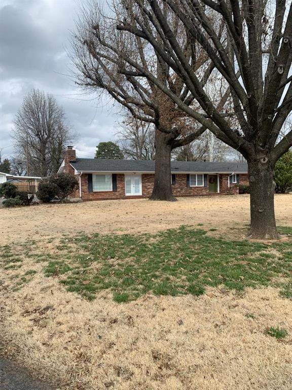 205 Quesenbury Avenue - Photo 1