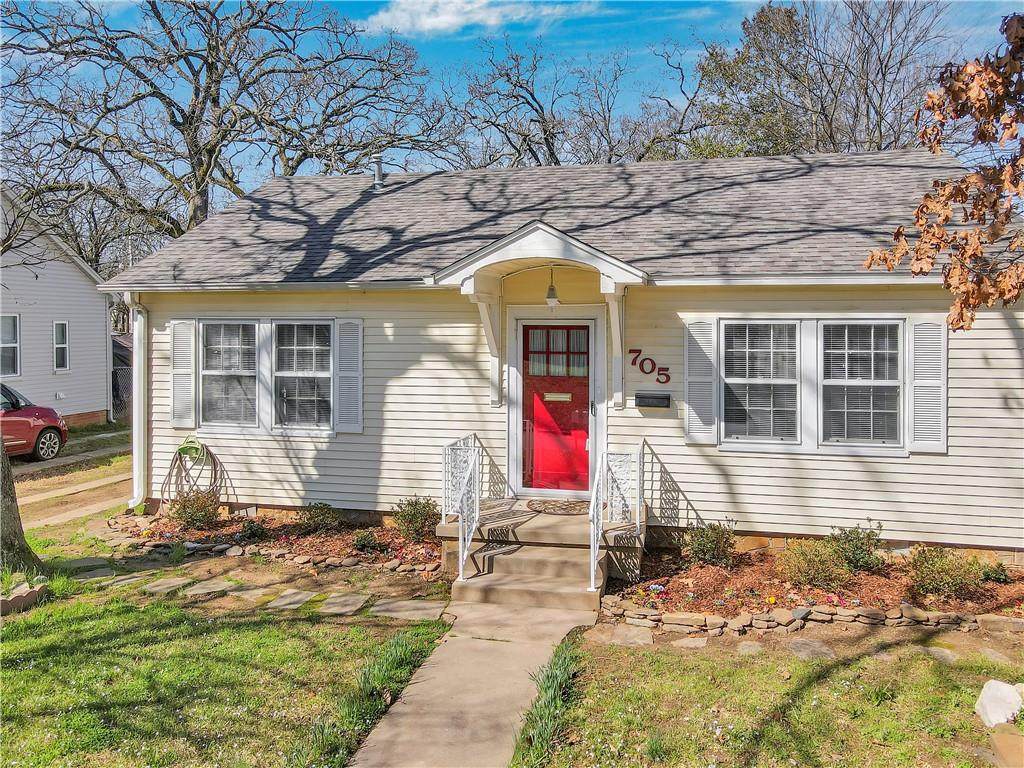 705 39th Street - Photo 1