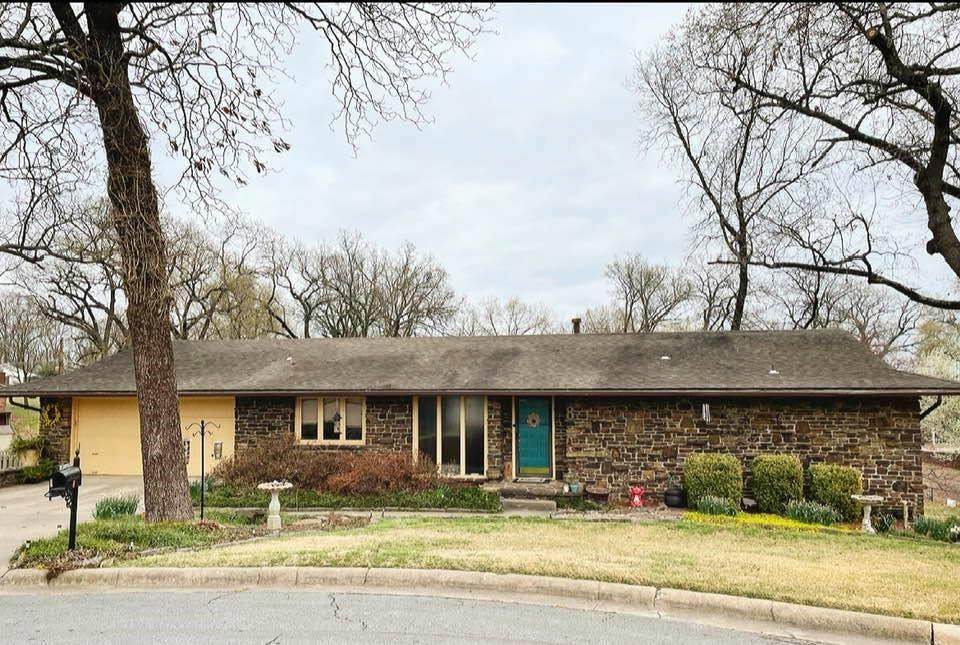 8 58th Terrace Drive - Photo 1