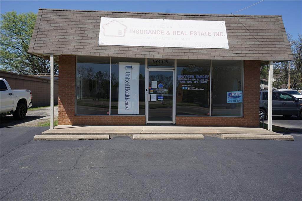 803 Broadway Street - Photo 1