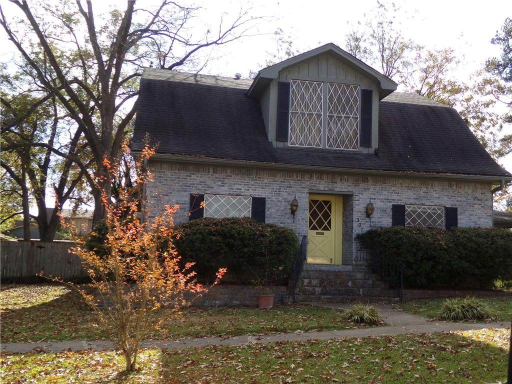 307 Avenue D - Photo 1