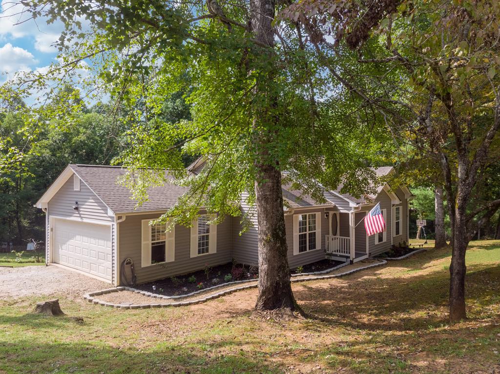943 Laurel Drive - Photo 1