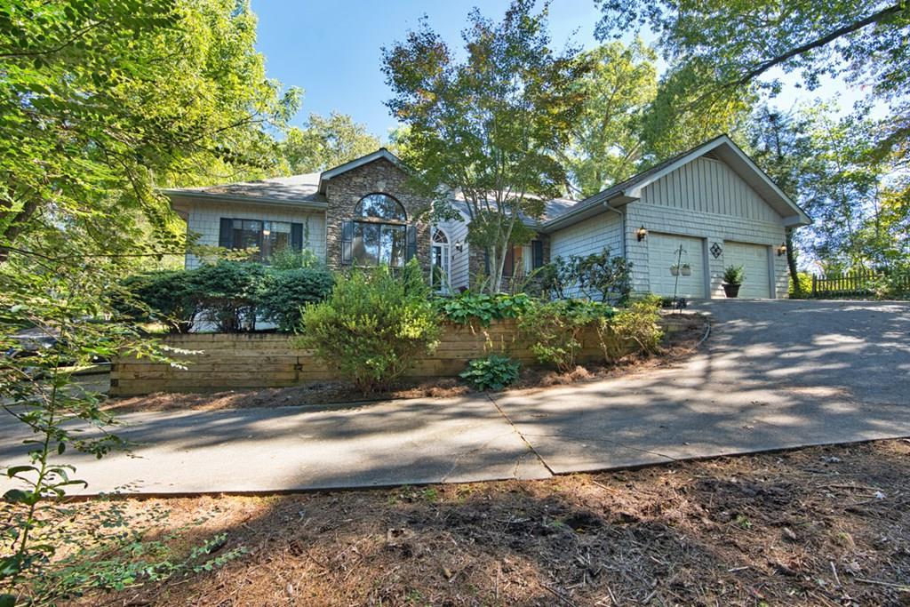 312 East Dogwood Drive - Photo 1