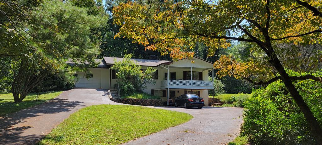 332 Valley Lane - Photo 1