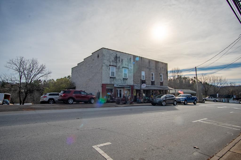 153 E. Palmer Street - Photo 1