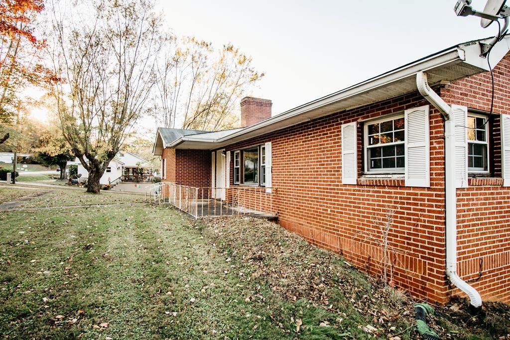 1044 Old Balsam Road - Photo 1