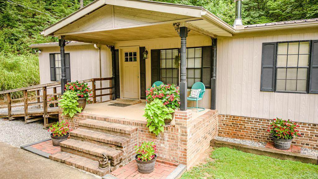 1751 Round Hill Rd - Photo 1