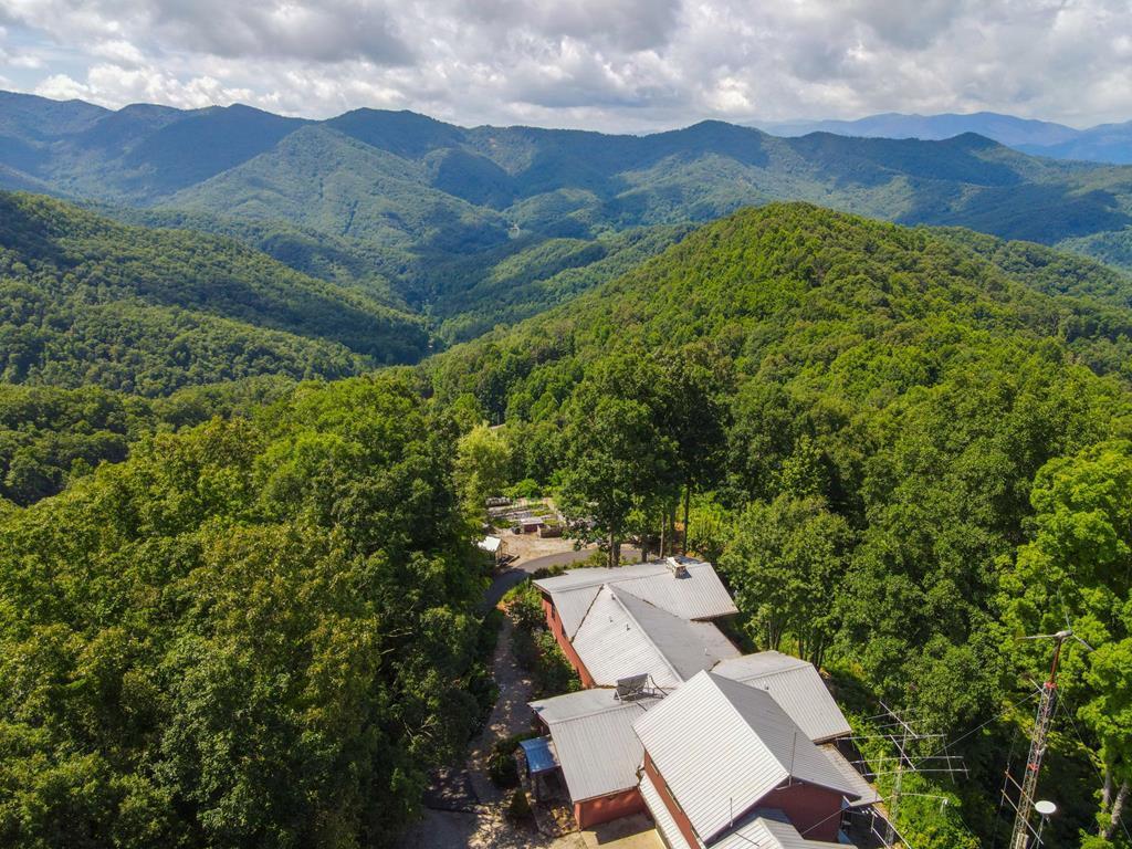 1920 Pigeon Creek Road - Photo 1