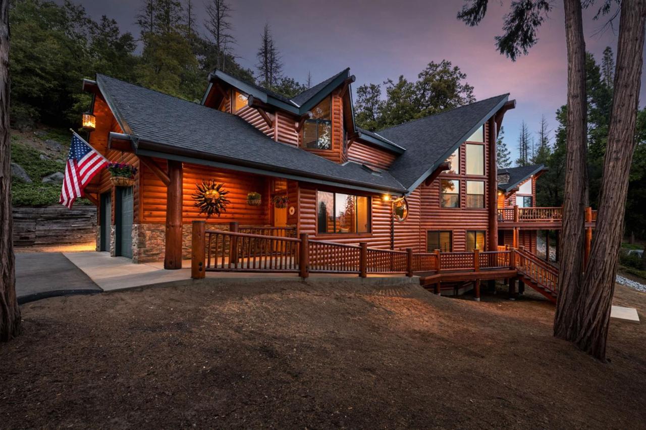 42725 Sharin Woods Road - Photo 1