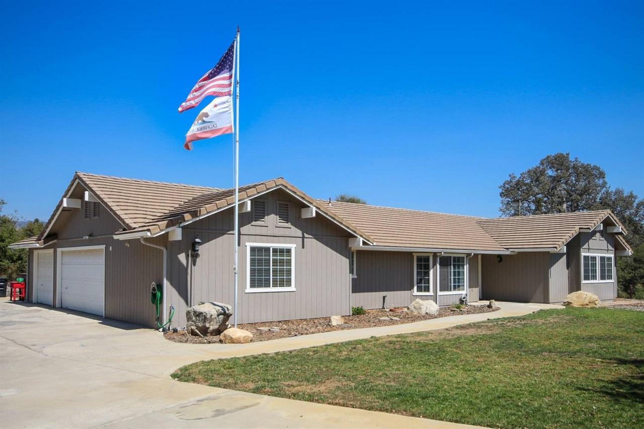 47609 Willow Pond Road - Photo 1