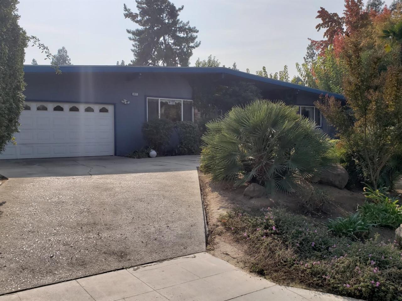 2677 Roberts Avenue - Photo 1