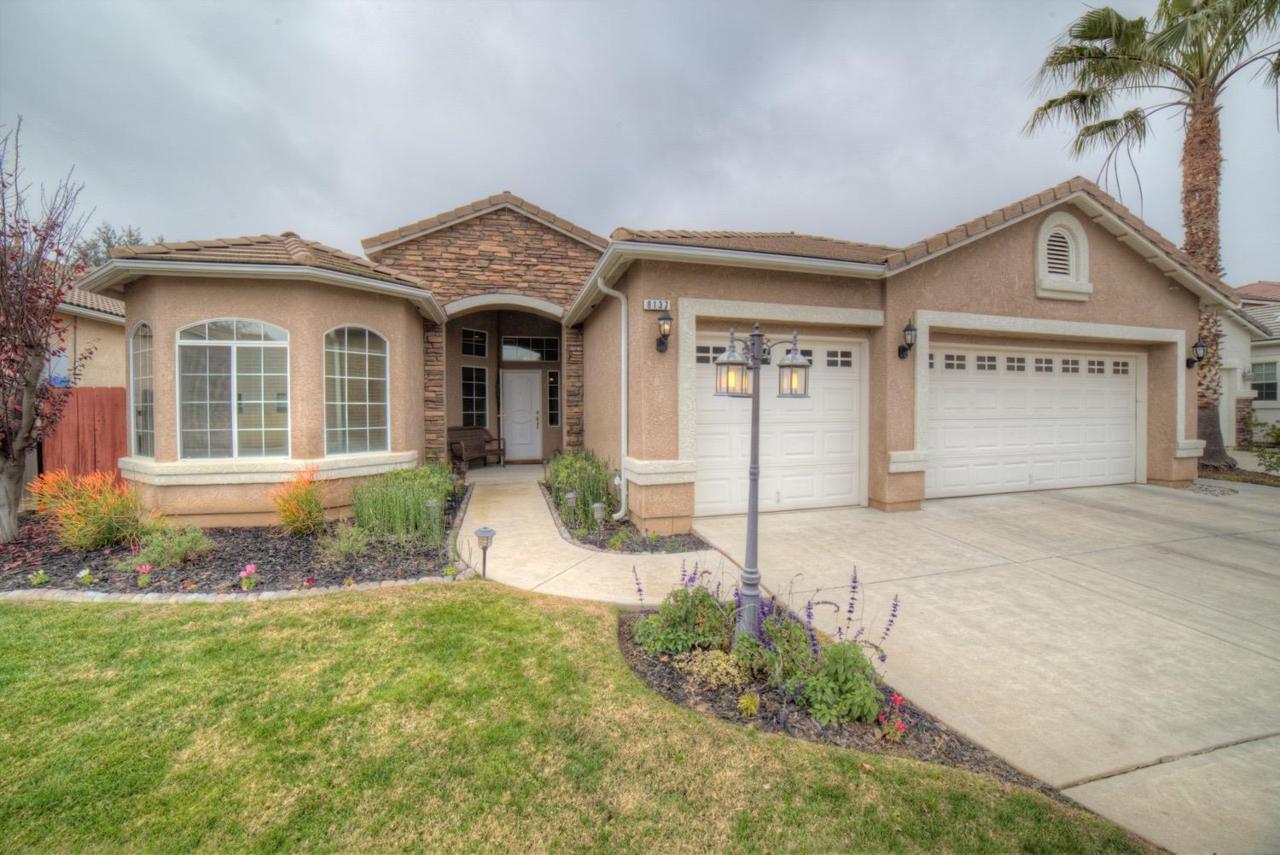 8137 Paula Avenue - Photo 1