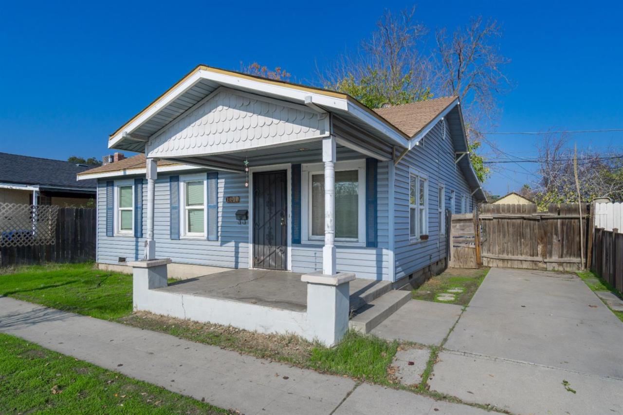 1431 Shields Avenue - Photo 1