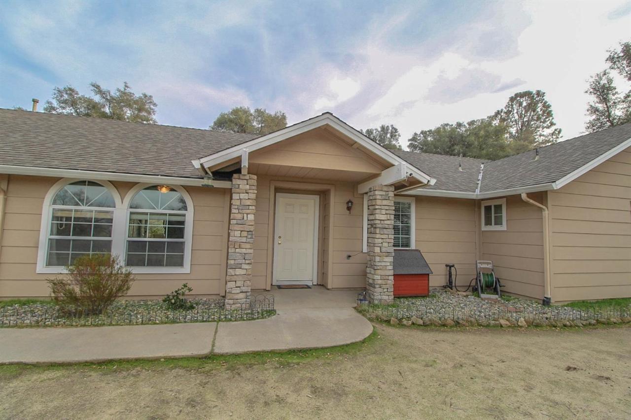 46474 Longview Ln. W - Photo 1