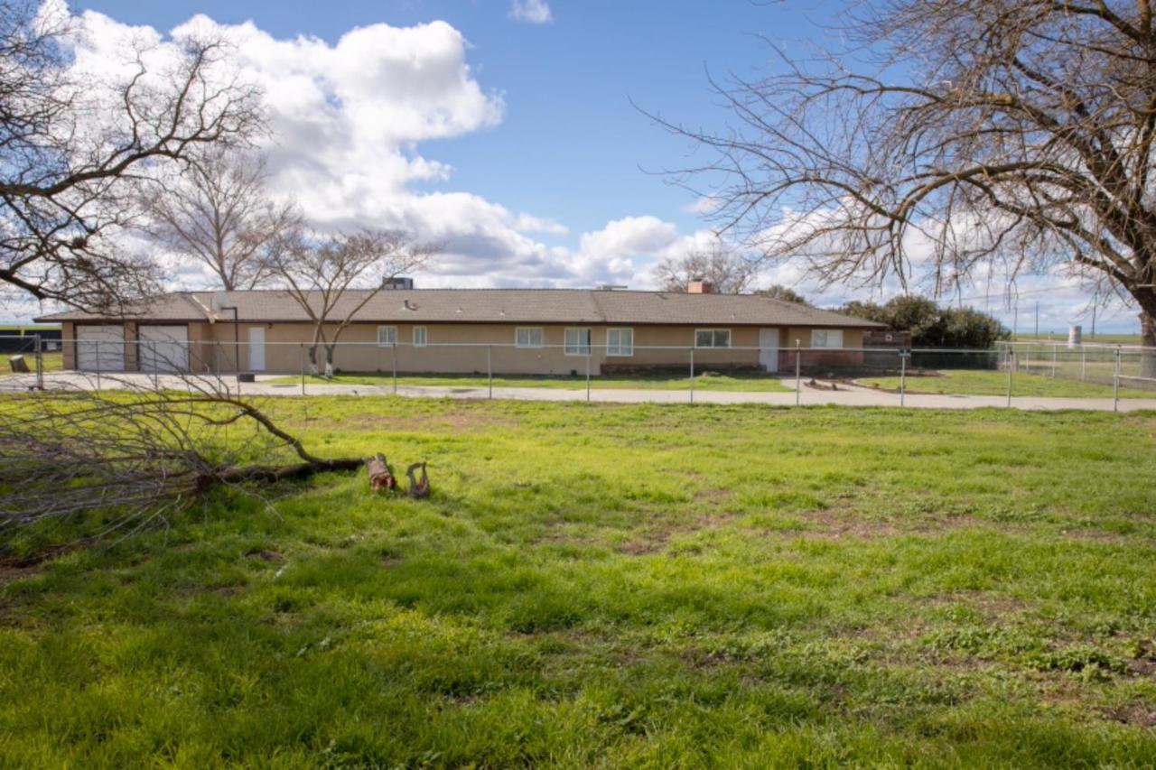 10911 Nevada Avenue - Photo 1