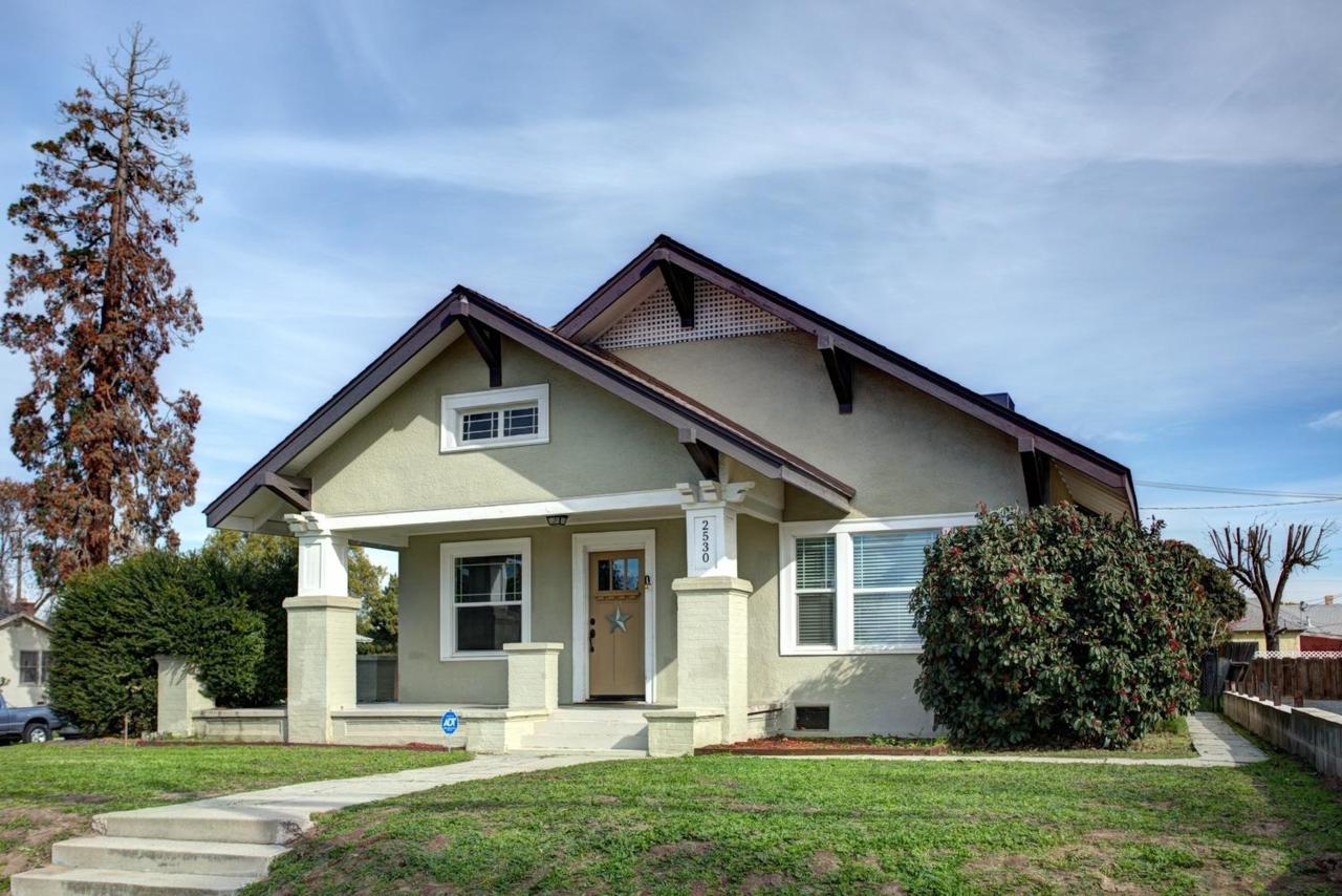 2530 Lee Street - Photo 1