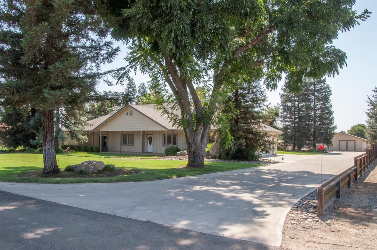 1536 Marinette Avenue - Photo 1