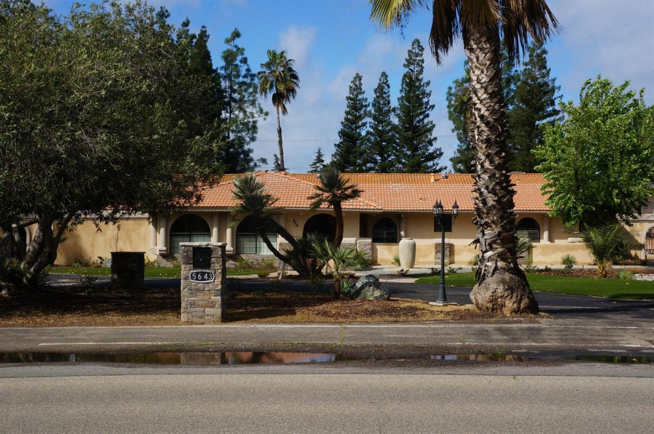 5643 Van Ness Boulevard - Photo 1