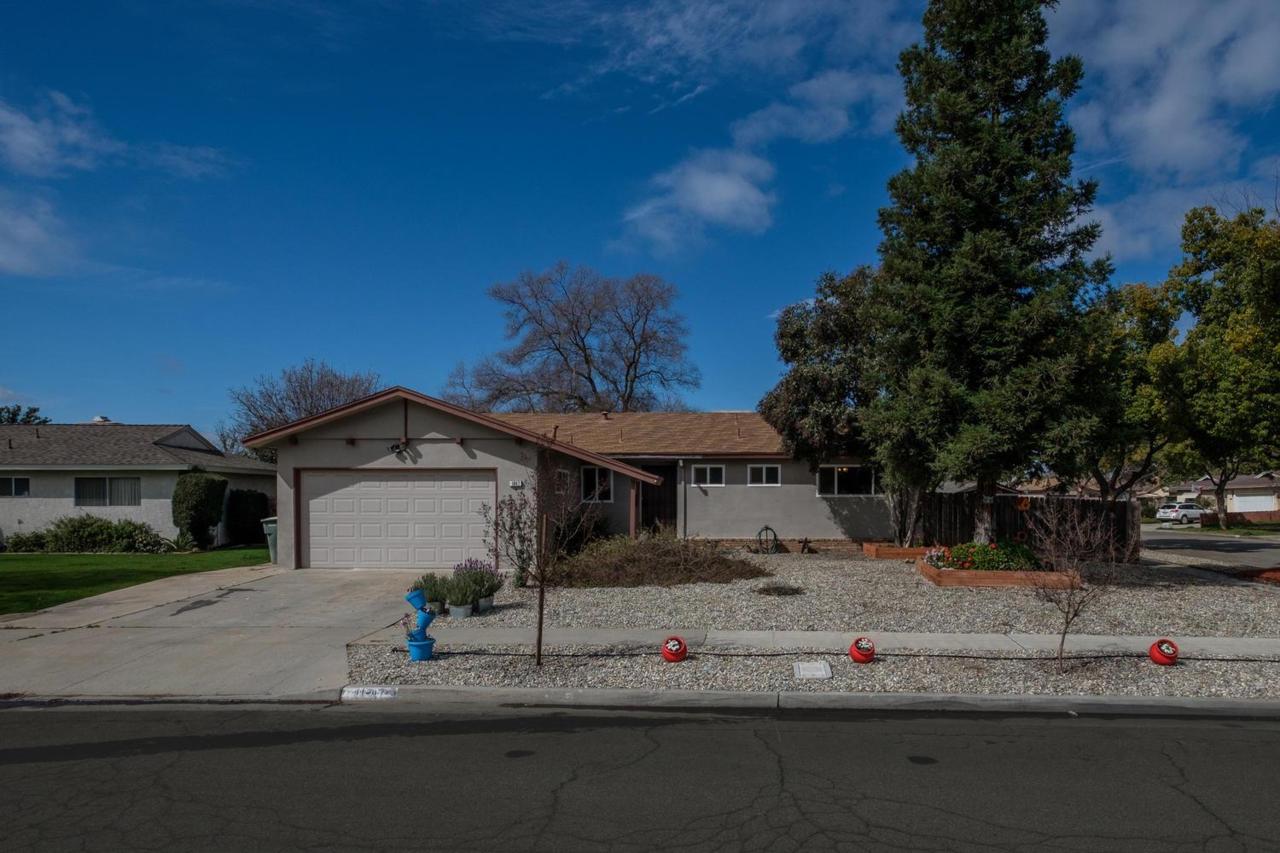 1647 Paul Avenue - Photo 1