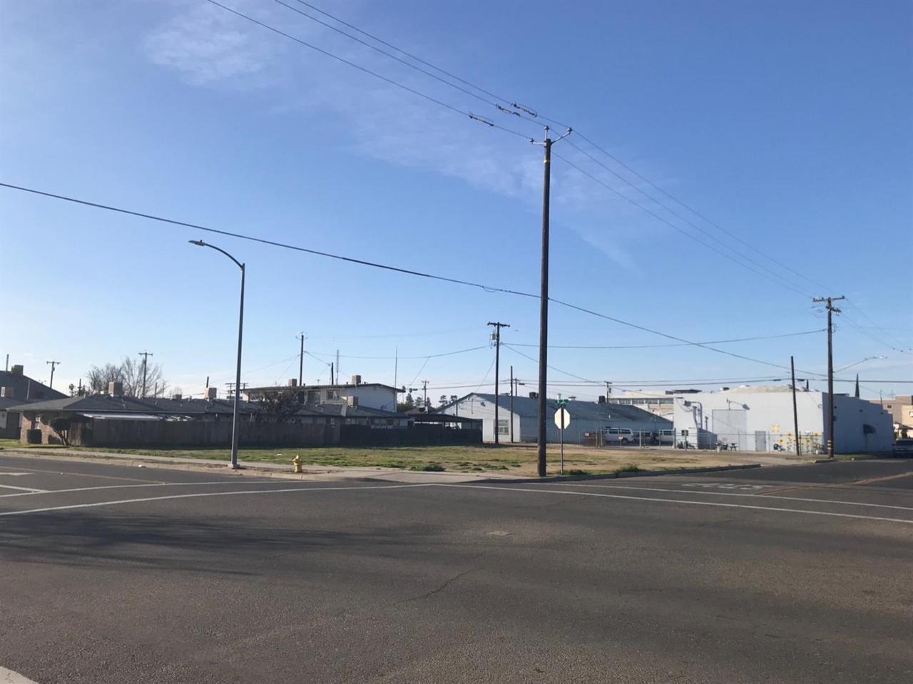 320-324 D Street - Photo 1