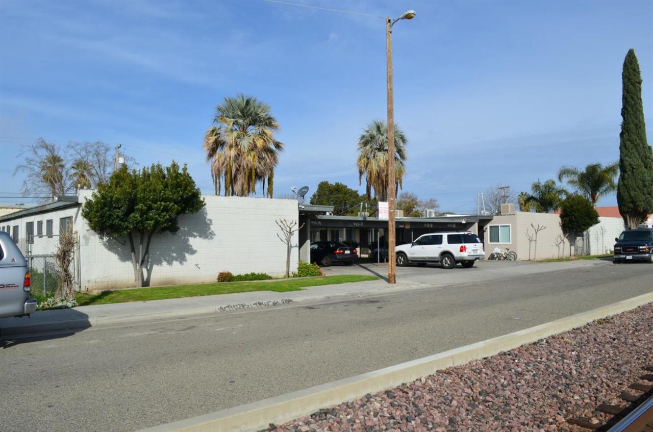 443-451 Diana Street - Photo 1