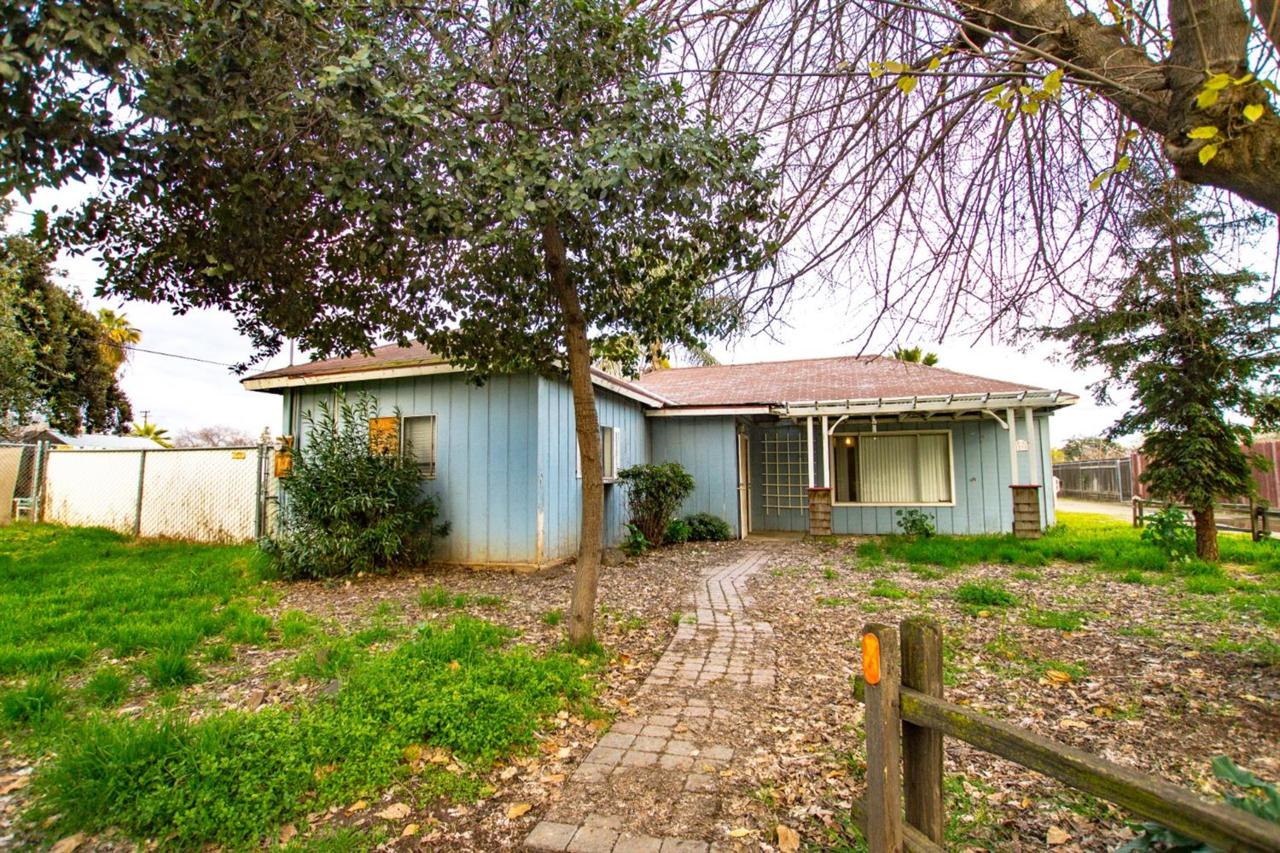 1590 Columbia Avenue - Photo 1