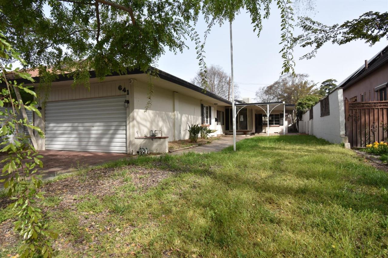 641 University Ave - Photo 1