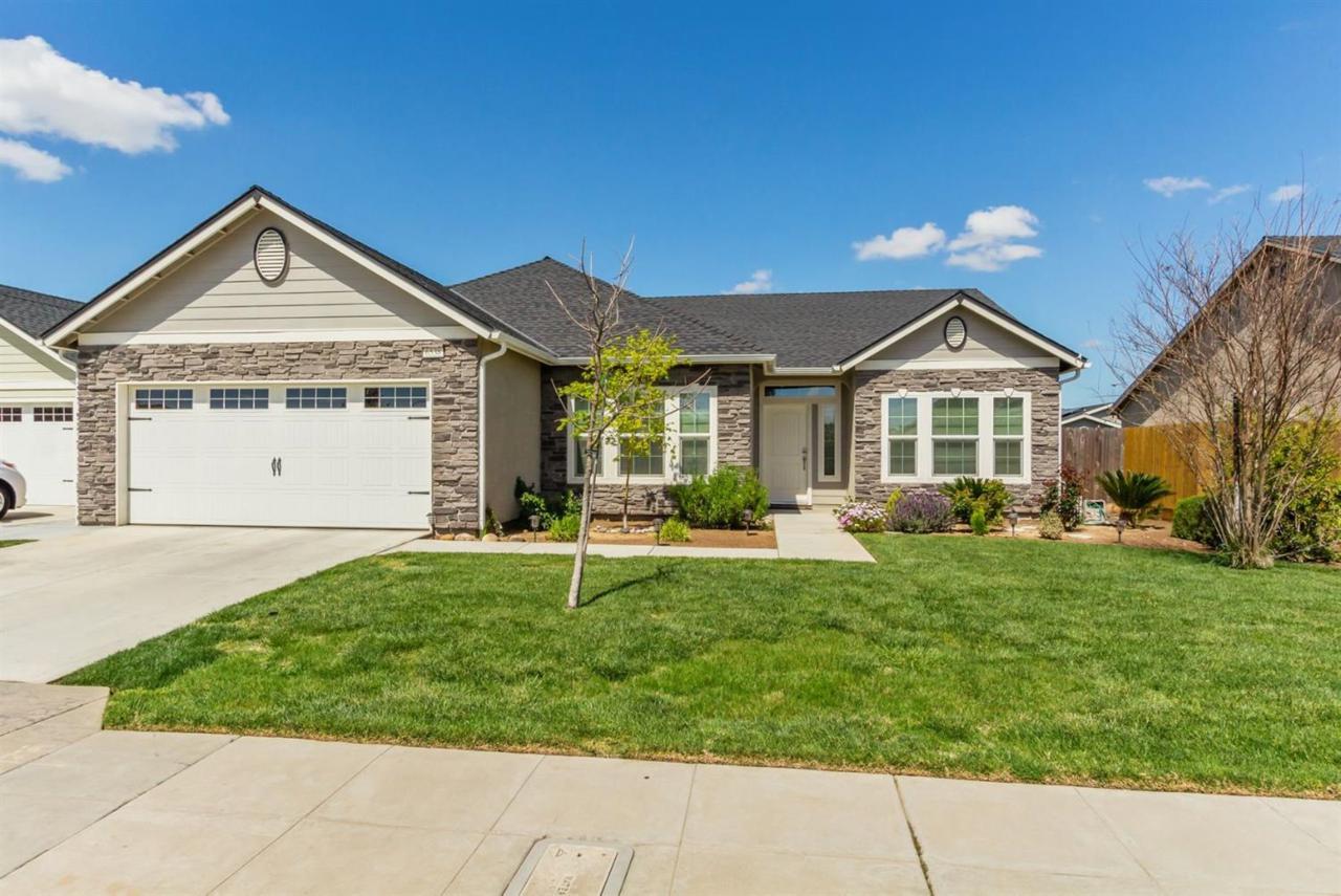 6538 Townsend Avenue - Photo 1