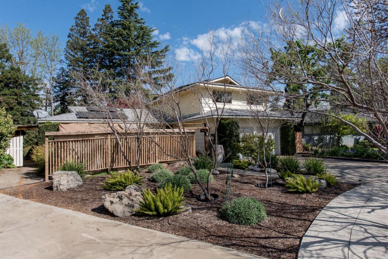 1516 Roberts Avenue - Photo 1