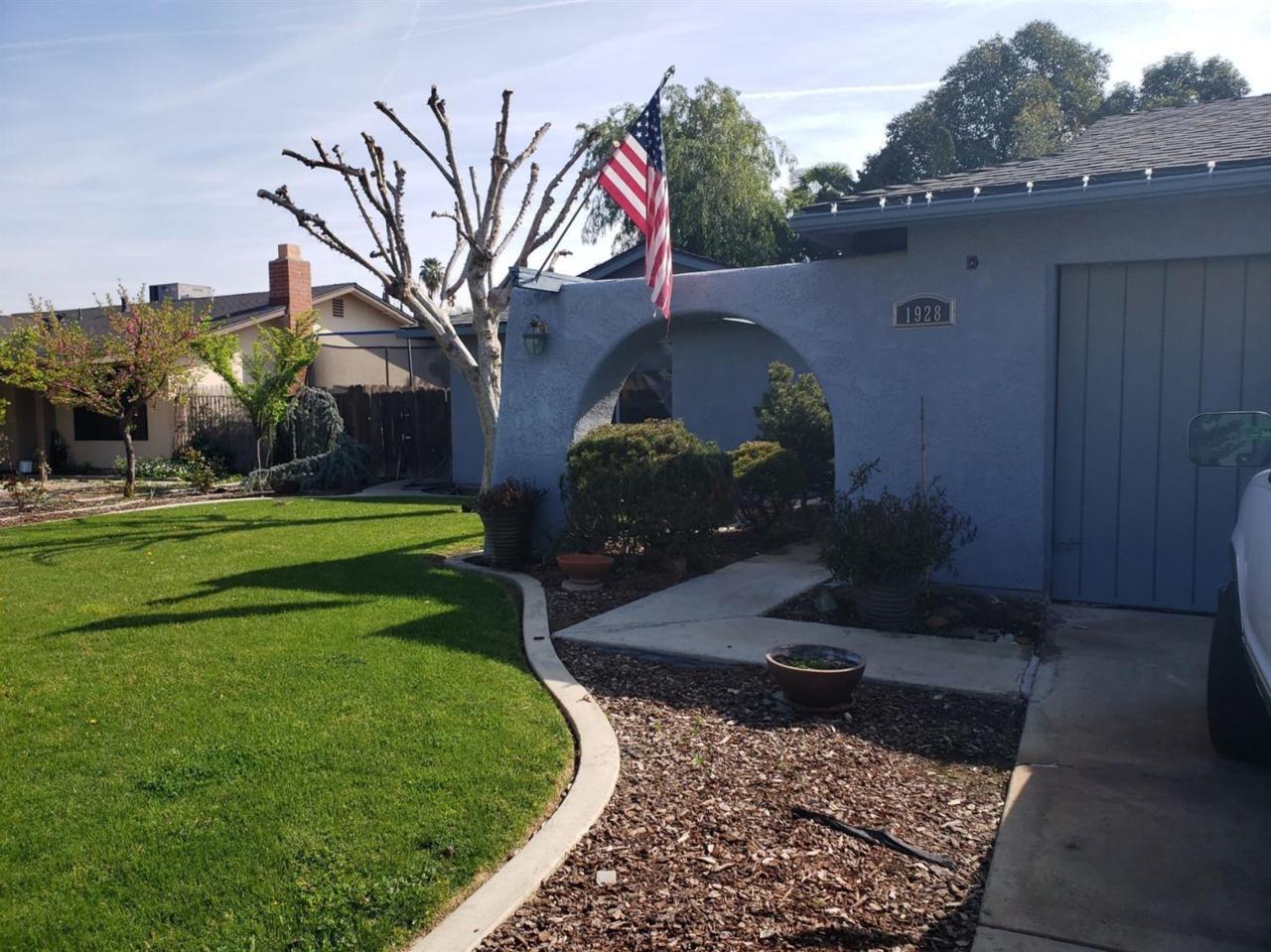 1928 Linwood Street - Photo 1